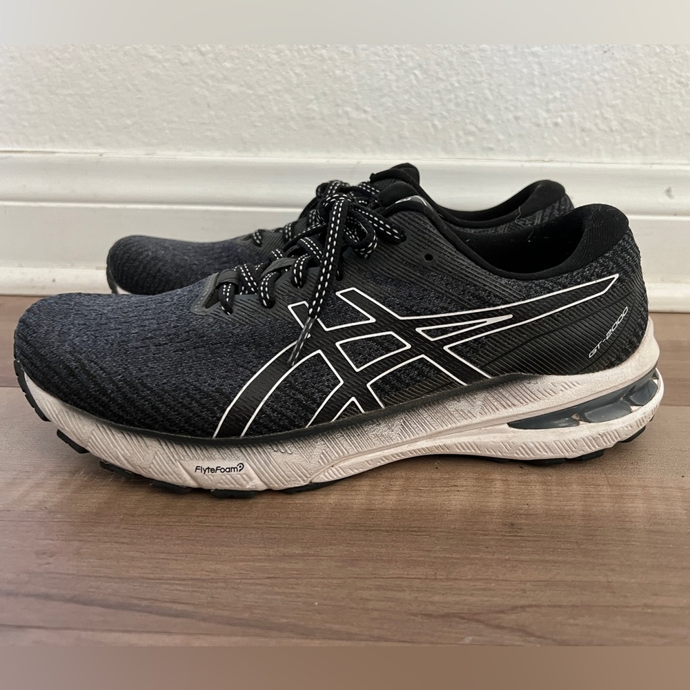 ASICS Women's GT-2000 10 Running Shoes - Sz 8
